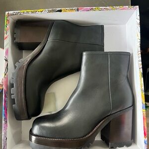 NIB Jeffrey Campbell Abundant Lug Sole Boot